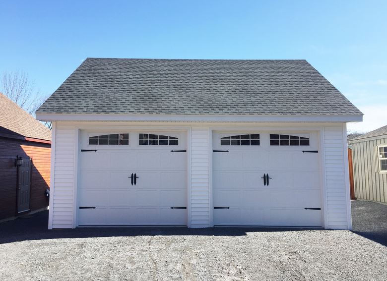 Amish Barn Company builds garages